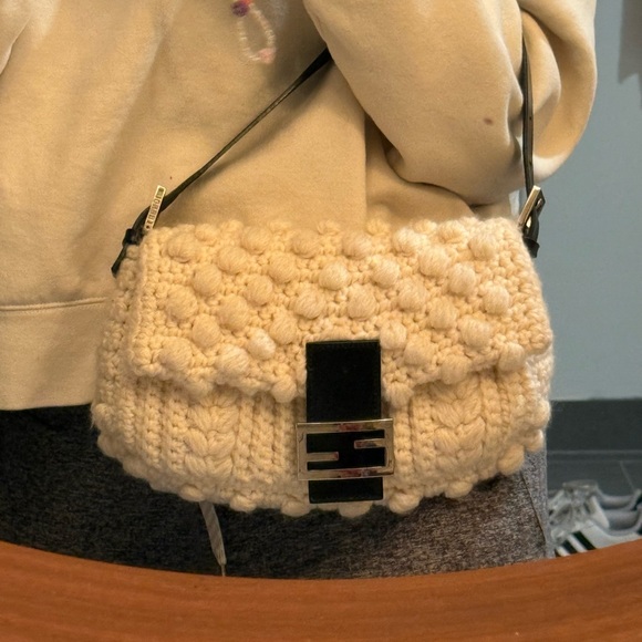 Gorgeous Ivory Authentic FENDI Knit Wool Baguette Bag! - Picture 2 of 16